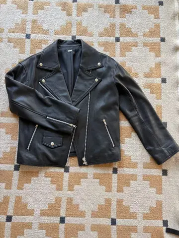 Mila Owen 블랙 라이더 자켓