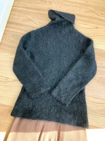 9 시빌라 모헤어 스웨터 블랙