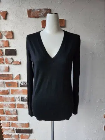 띠어리 V넥 니트 2