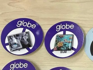 globe 핀 배지 2개 세트
