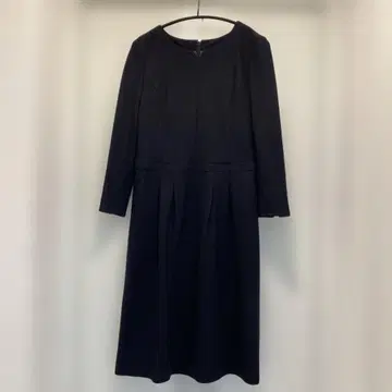 네이비 긴팔 무릎 기장 원피스 플리츠