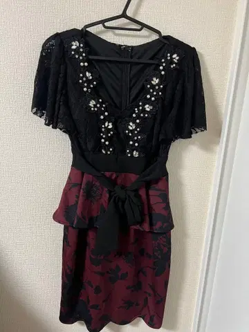 레이스 비쥬 장식 페플럼 드레스 LL 사이즈