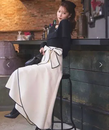 스윙 비대칭 파이핑 플레어 스커트 M