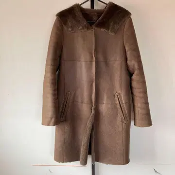 브라운 무스탕 코트 후드 부착