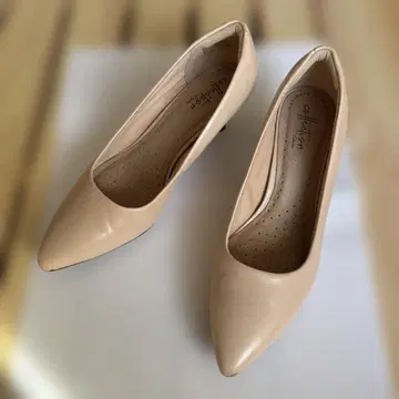 Clarks 베이지 펌프스 누디 컬러 24cm