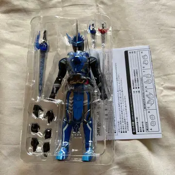 S.H.Figuarts 가면라이더 블레이즈 라이온 전기