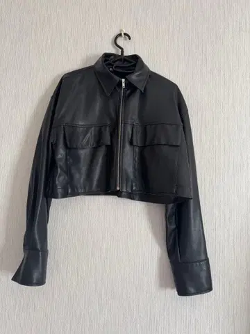 블랙 크롭 가죽 자켓