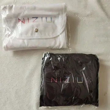 NiziU 에코백 화이트 블랙 2