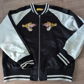 도쿄 디즈니 리조트 티거 자수 자켓 L 사이즈