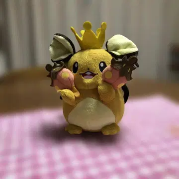 피카츄 봉제 인형 왕관 포함