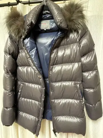 듀베티카 그레이 다운 자켓 후드 부착