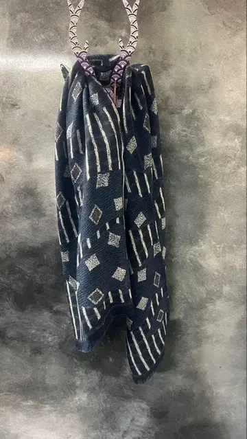 엠포리오 아르마니 스톨