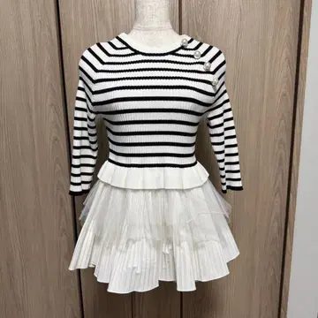 스트라이프 리브 니트탑 5부 소매 Rirandture