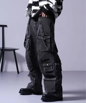 G.O.C 서스펜더 포함 루즈 데님 카고 팬츠 블랙 M