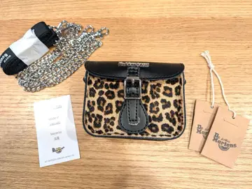 닥터마틴 레오파드 무늬 미니 백