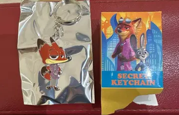 주토피아2 디즈니 스토어 시크릿 키체인 닉