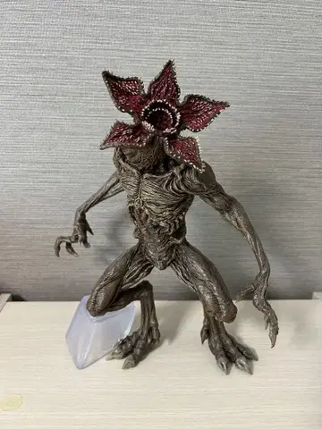 제일복권 A상 기묘한 이야기 데모고르곤 약 30cm