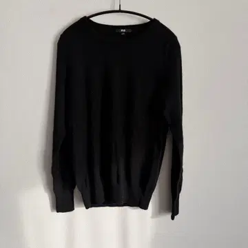 유니클로 캐시미어 100% 크루넥 스웨터 블랙 L 사이즈