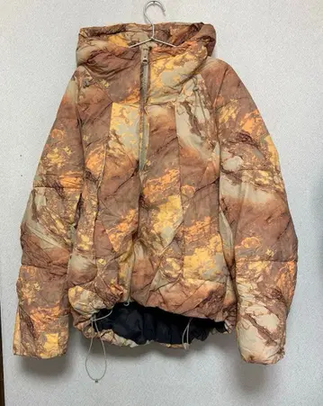 ZARA 추상 프린트 다운 자켓 XL