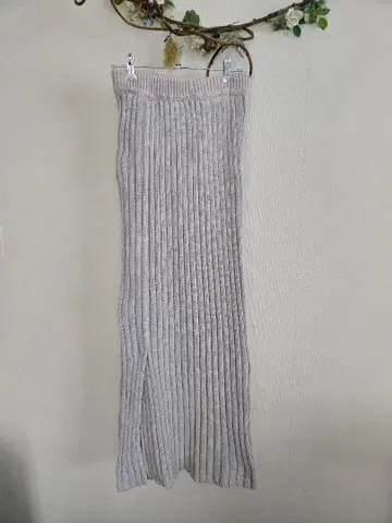 리브 편직 그레이 타이트 스커트