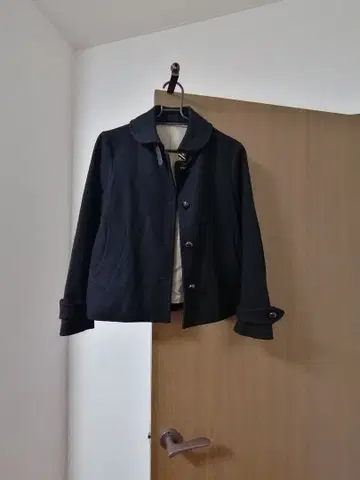 블랙 버튼 캐주얼 코트