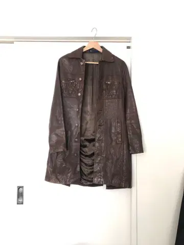 얼 진 브라운 가죽 코트 M 사이즈