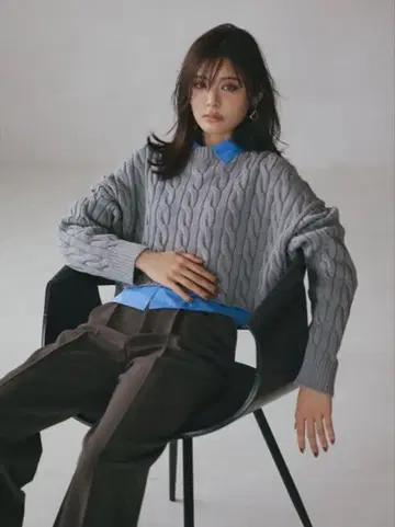 미라 오웬 셔츠 레이어드 케이블 단장 니트