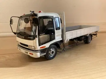 ISUZU 포워드 트럭 모델 화이트