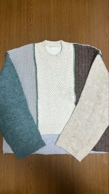 KBF 니트 스웨터