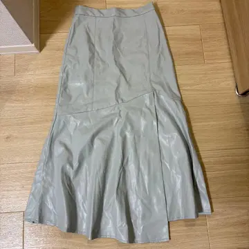 새상품급 VIS 라이트 블루 퀼팅 플레어 스커트