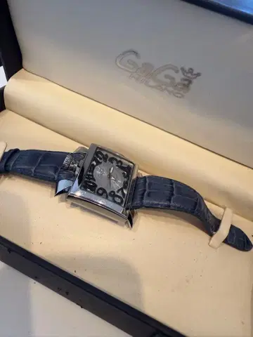 GaGa Milano 실버 스퀘어형 시계