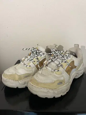 화이트/골드 통굽 스니커즈 23.5cm