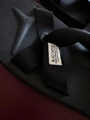 SUICOKE 블랙 샌들