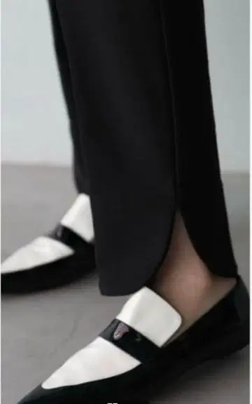 ella selectshop 에라 셀렉샵 라운드 슬릿 팬츠