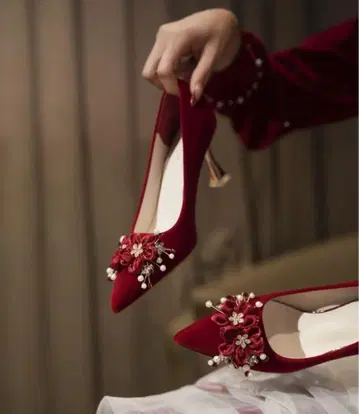 빨간 레드벨벳 파티 펌프스