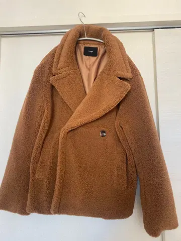 [ 새상품급 ] BASEMENT online 퍼 코트