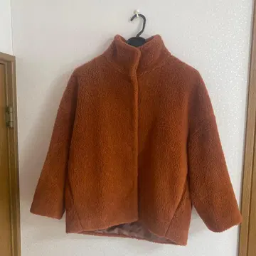 투모로우랜드 하프 코트