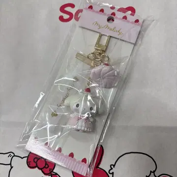 [ 5시간 이내 발송 ] 마이멜로디 딸기 휘핑 케이크 키링 산리오