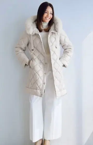 새상품급 DoCLASSE 에코 퍼 다이아 퀼트 코트 S