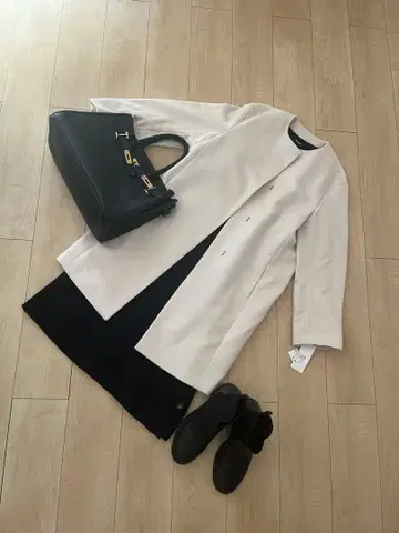 컨디션 최상 23구 미사용 새상품 라이트 베이지 롱 코트 사이즈 38