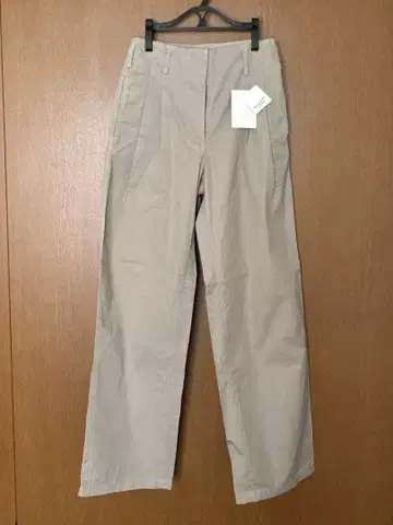 택 포함 새상품! 하자품! DeuxiemeClasse 팬츠