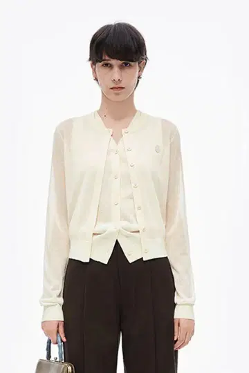 크림색 버튼 가디건