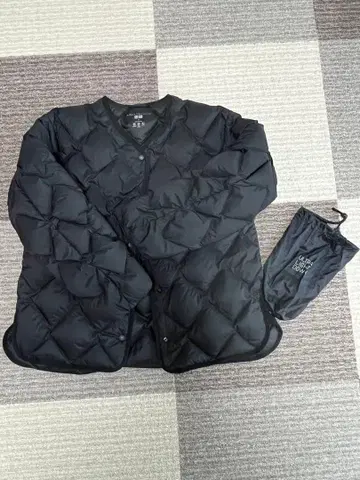 UNIQLO 울트라 라이트 다운 수납 봉투 포함 블랙