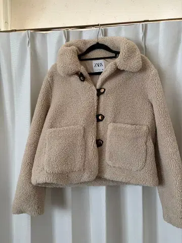 ZARA 보아 자켓 크림 페이크 베이지 토글 숏코트
