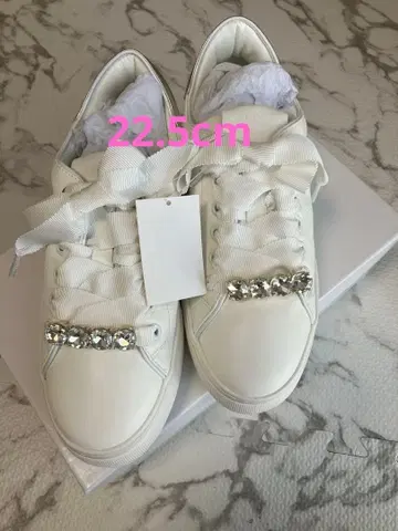 [ 미사용 새상품 ] 토카 BIJOUX SNEAKERS 스니커즈 35