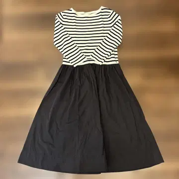 23구 스트라이프 긴팔 무릎 아래 원피스