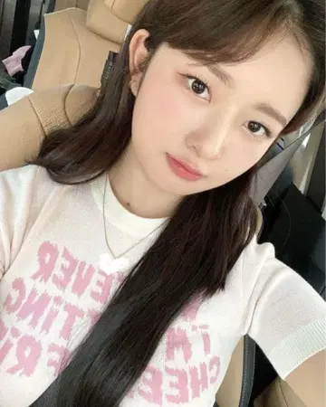 ive 레이 착용 반팔 니트 스웨터 핑크 ROCKCAKE