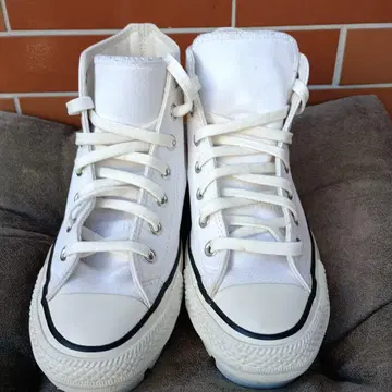 CONVERSE 하이컷 스니커즈 화이트 통굽