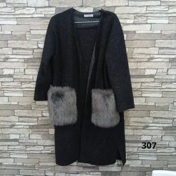 &.NOSTALGIA 블랙 롱 코트 퍼 포함