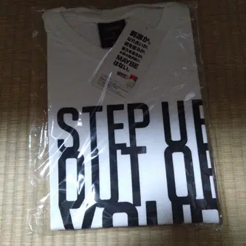 화이트 V넥 T셔츠 STEP UP OUT OF